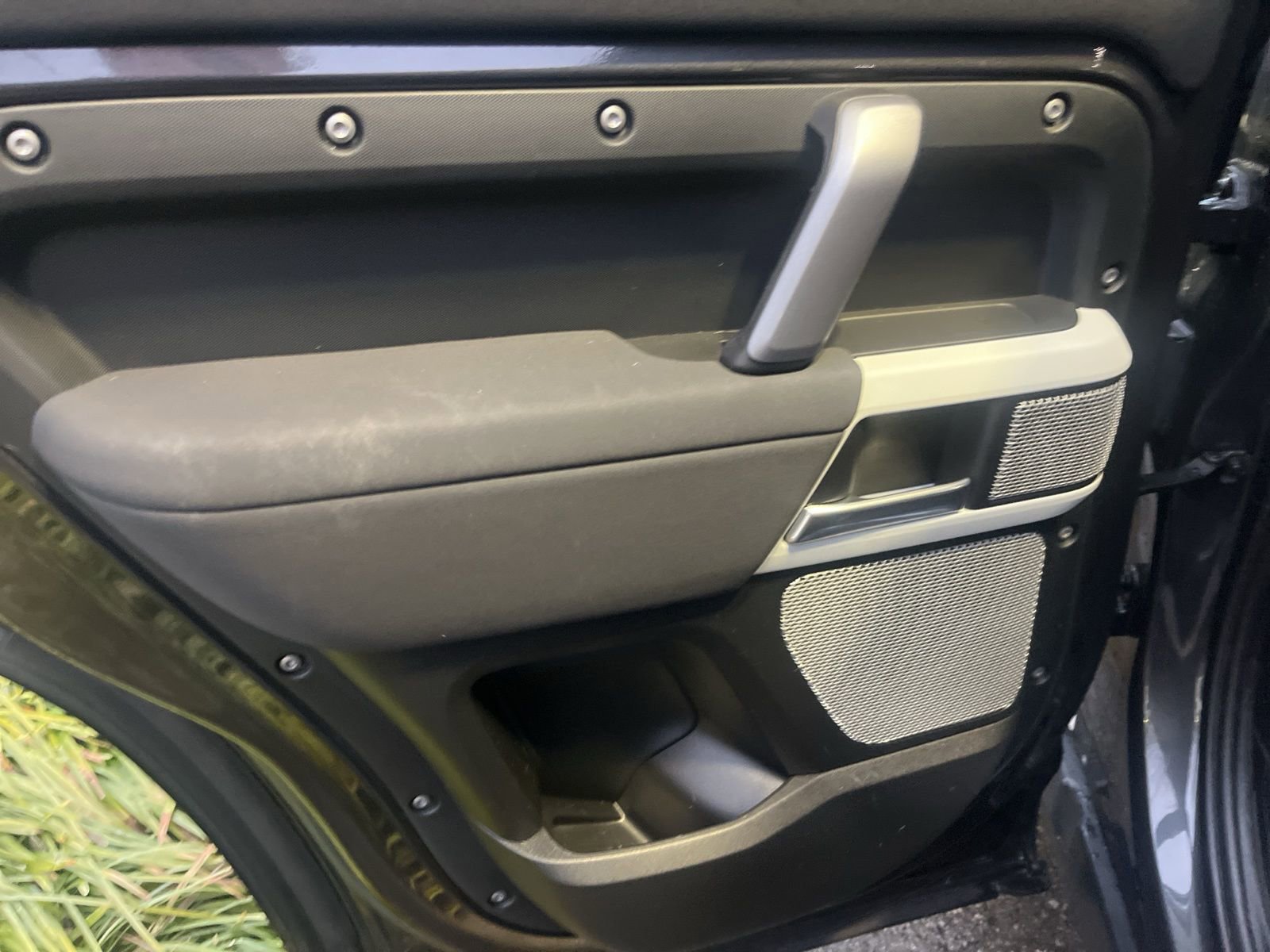 Used 2023 Land Rover Defender 130 X-Dynamic SE image 10