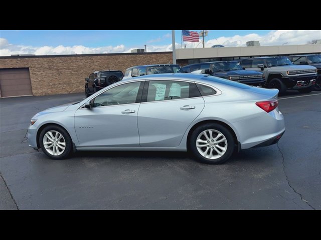 Used 2017 Chevrolet Malibu LT image 6