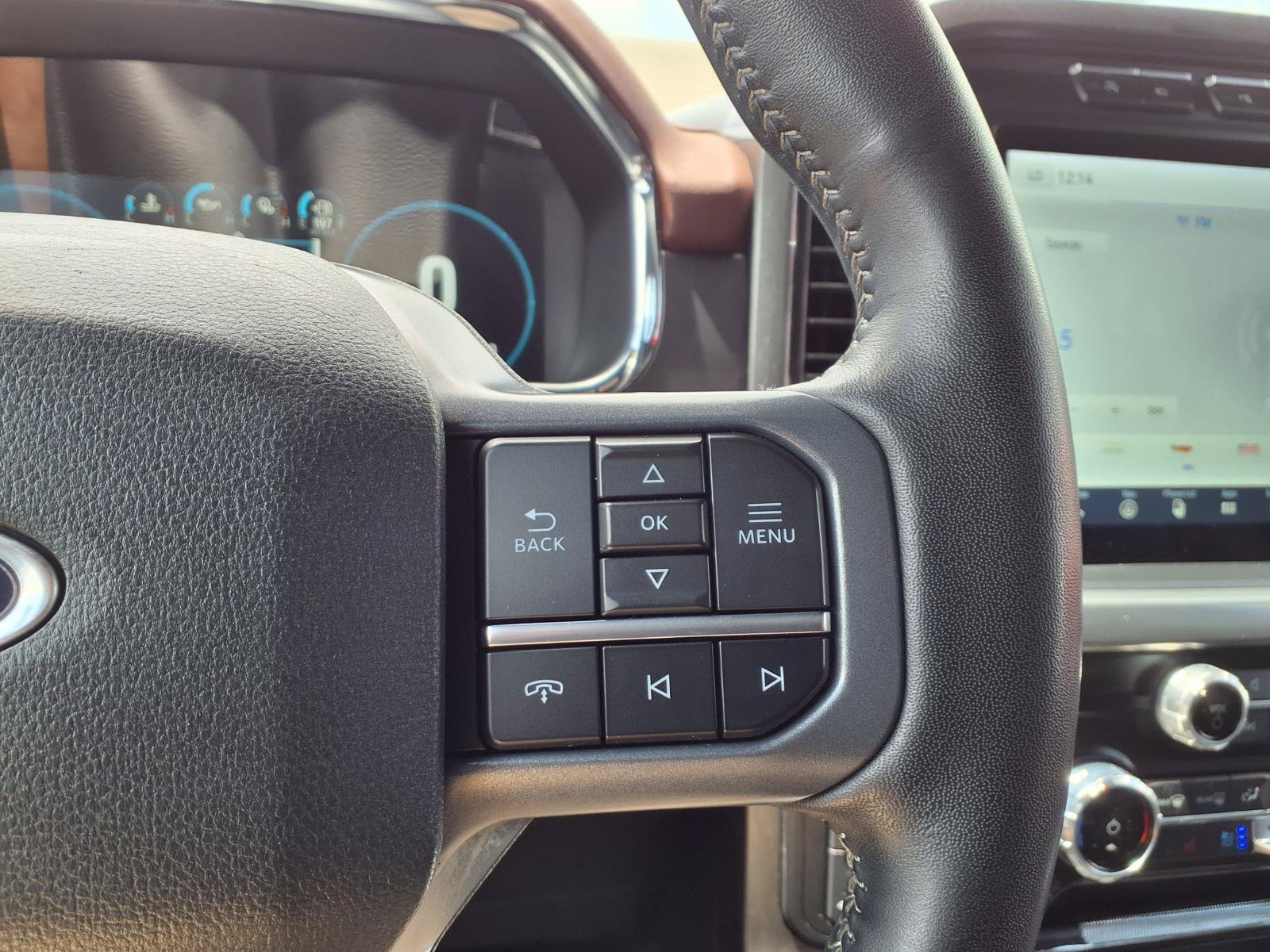 Used 2023 Ford F150 Lariat AWD/4WD image 8