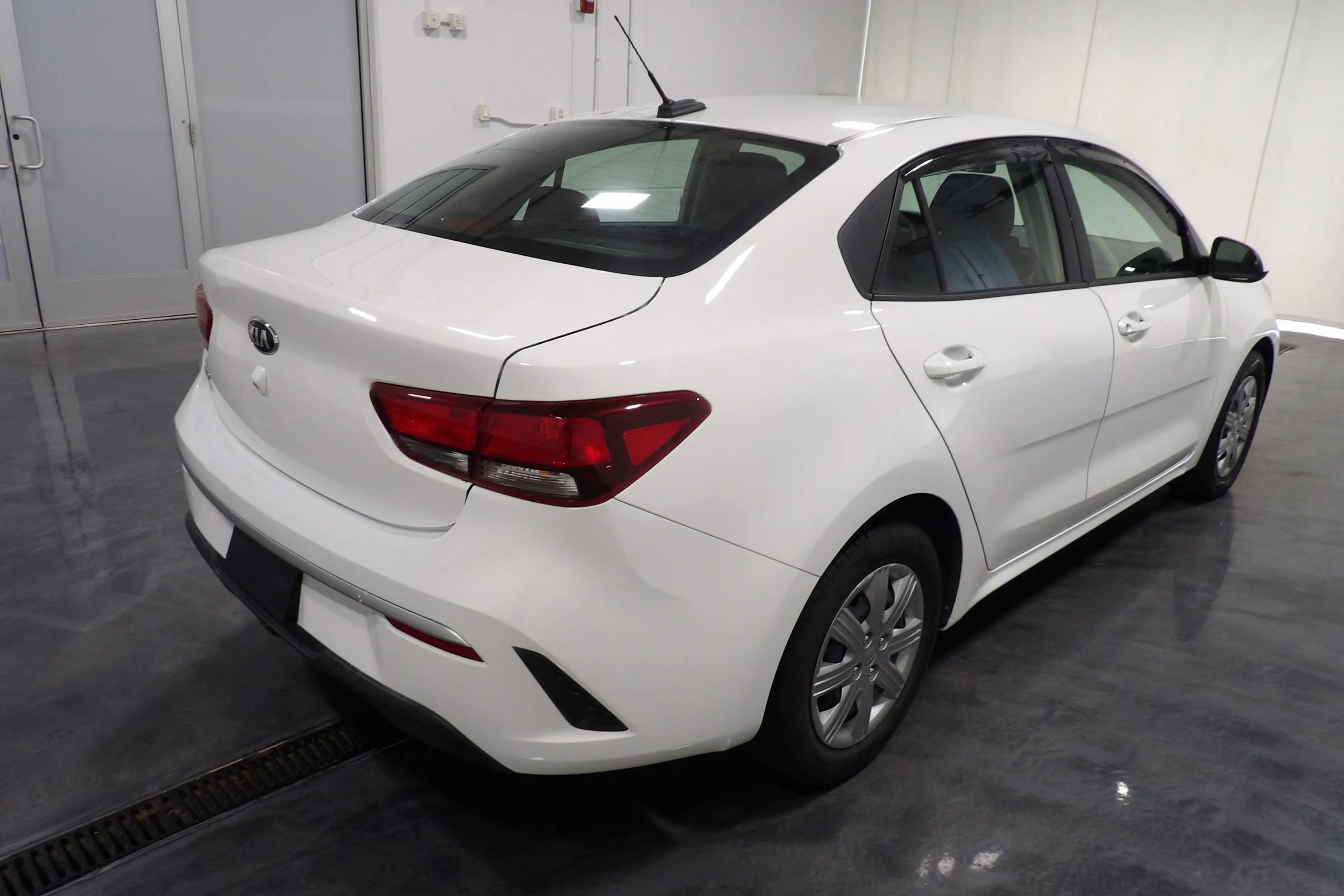 Used 2021 Kia Rio LX image 4