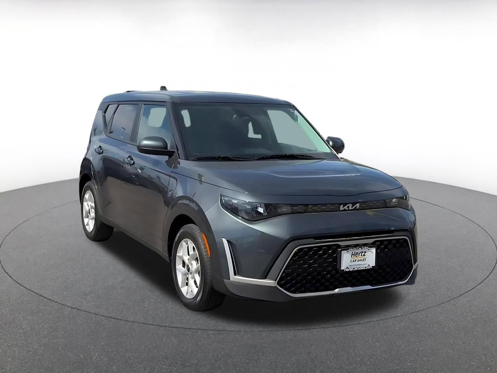 Used 2025 Kia Soul LX w/ LX Technology Package image 3