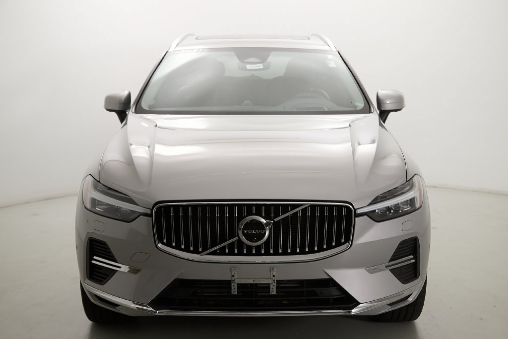 Certified 2023 Volvo XC60 T8 Ultimate w/ Climate Package AWD/4WD image 5