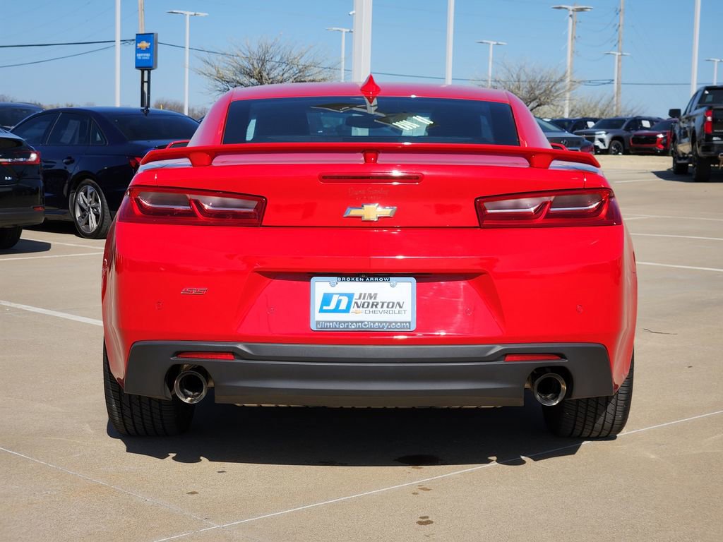 Used 2016 Chevrolet Camaro SS image 8