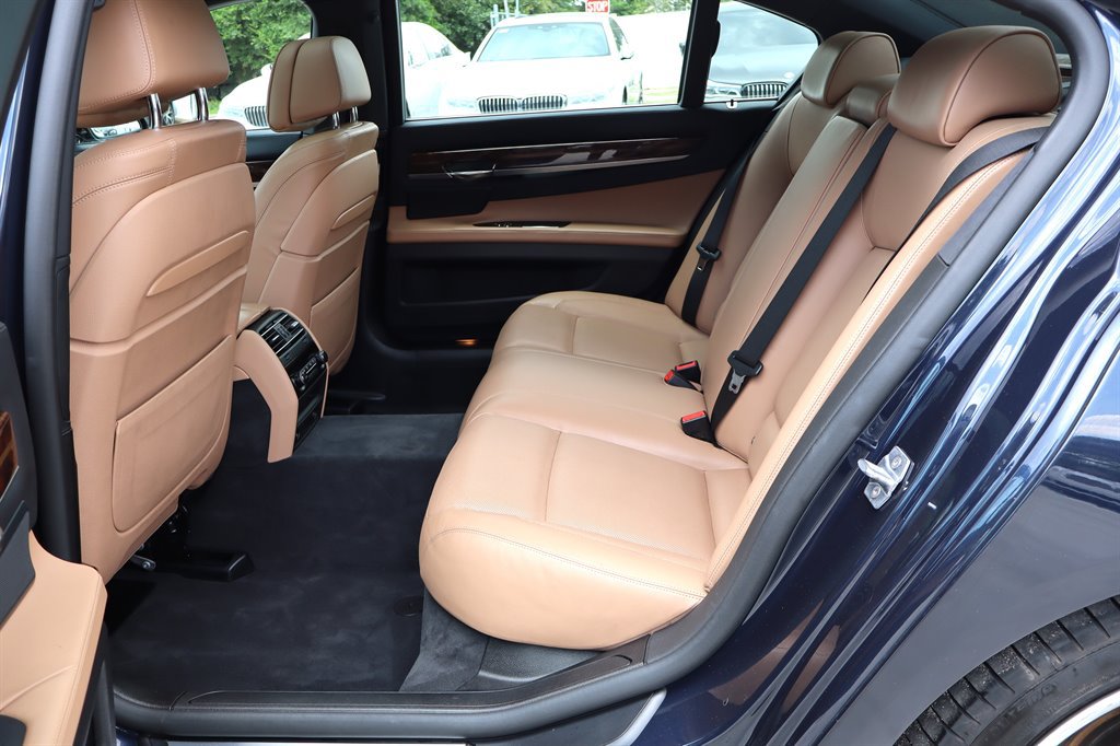 Used 2015 BMW 750Li RWD image 19