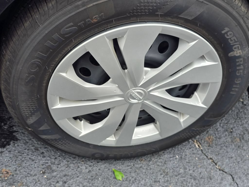 Used 2025 Nissan Versa S w/ Trunk Package FWD image 20