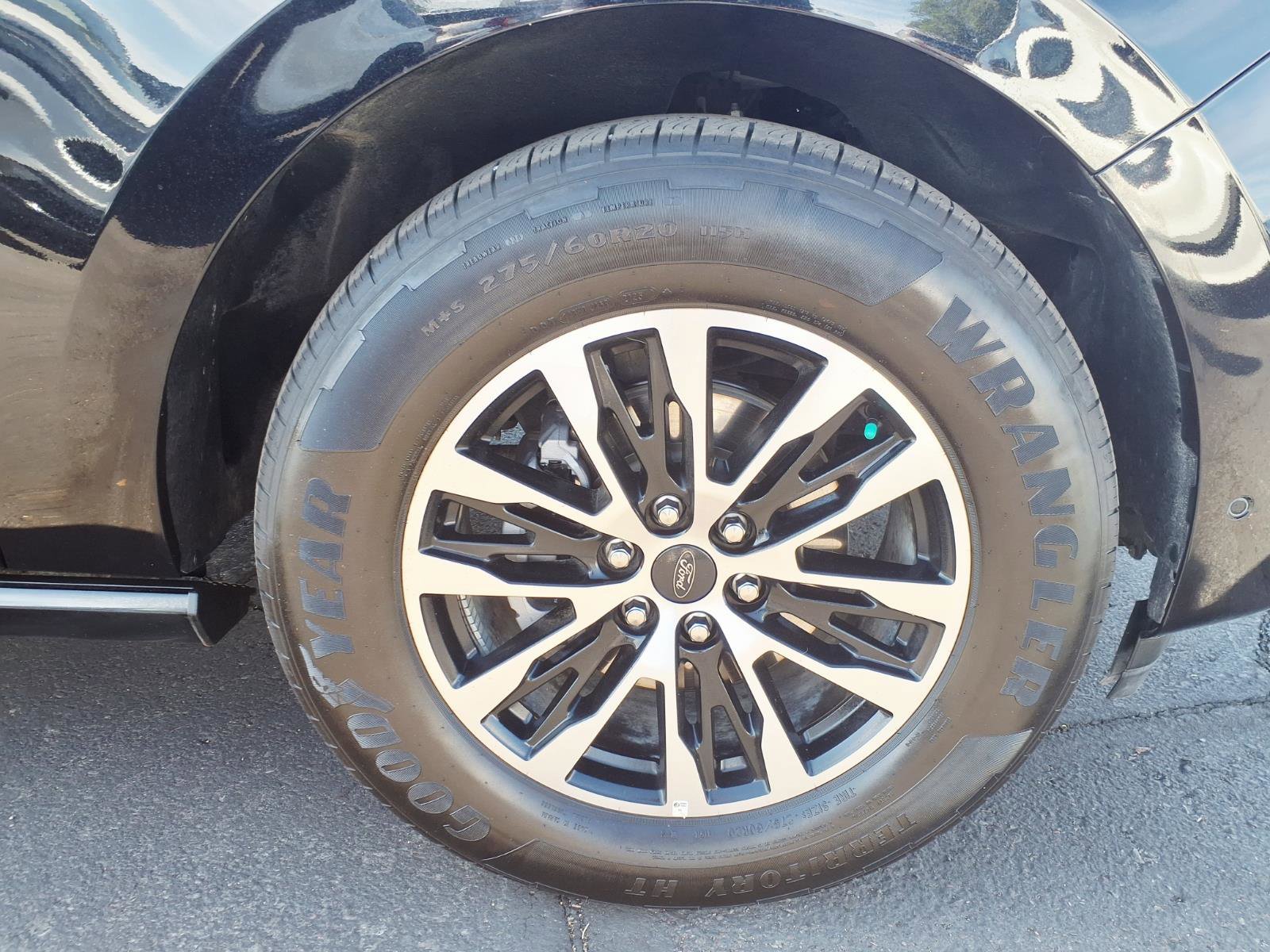 Certified 2025 Ford Expedition Active image 9