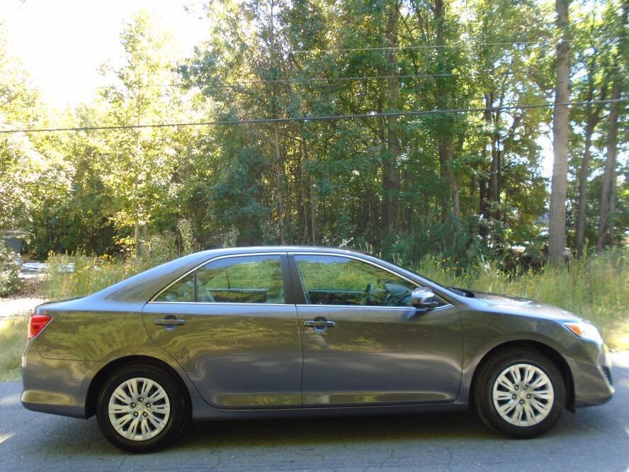 Used 2014 Toyota Camry FWD image 4