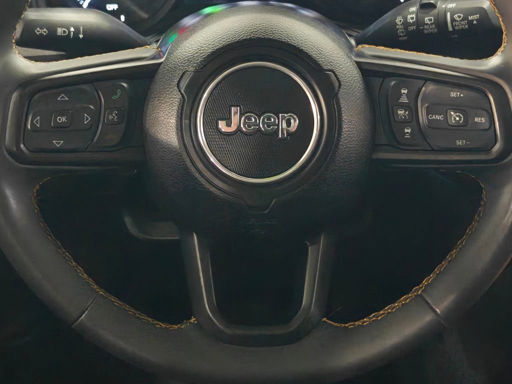 Used 2024 Jeep Wrangler Unlimited image 5