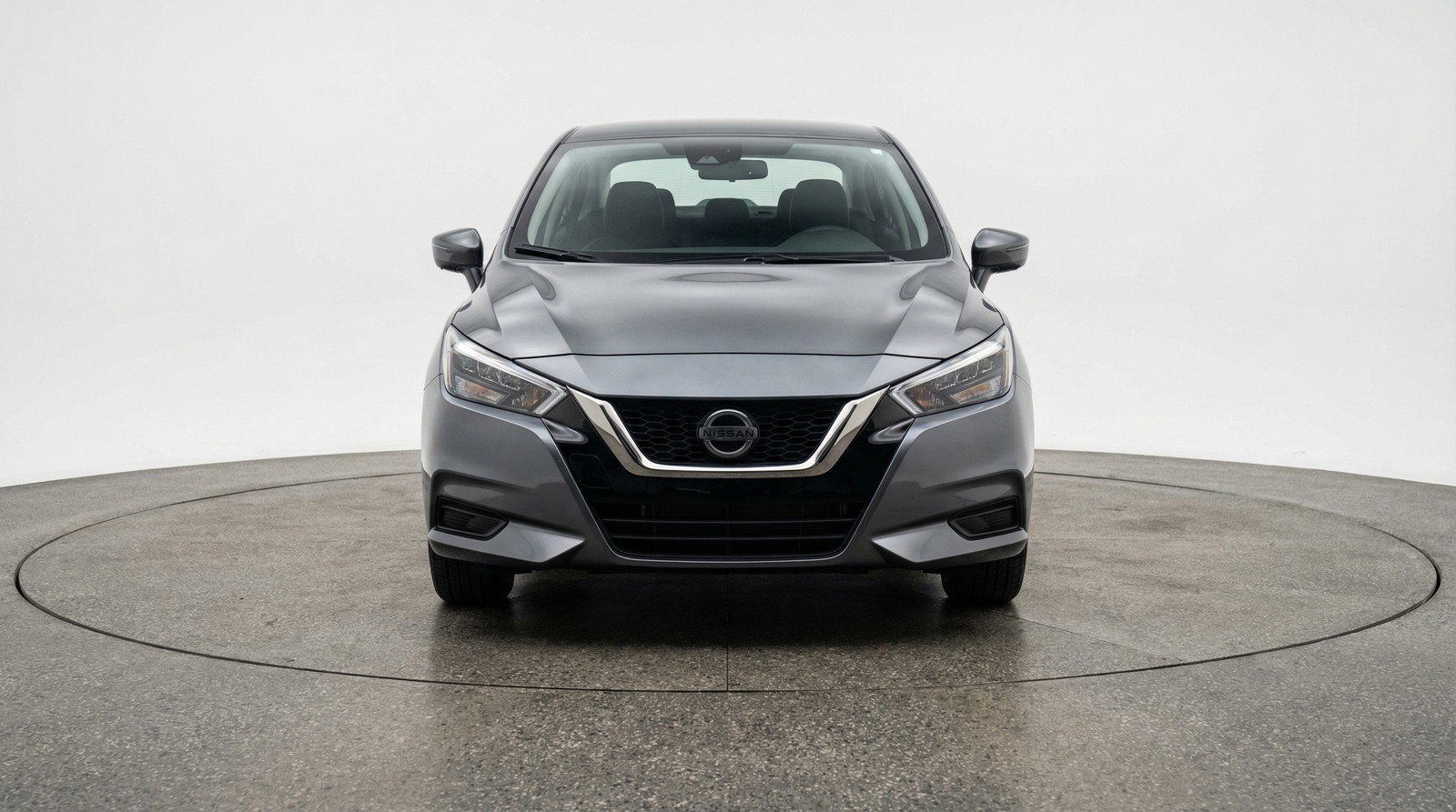 Used 2025 Nissan Versa SV image 2