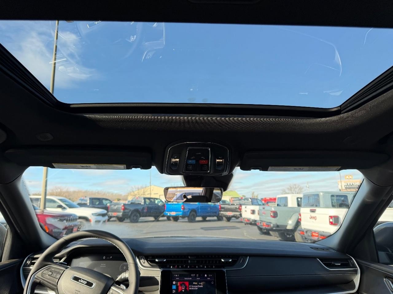 New 2025 Jeep Grand Cherokee Laredo X w/ Luxury Tech Group I image 11