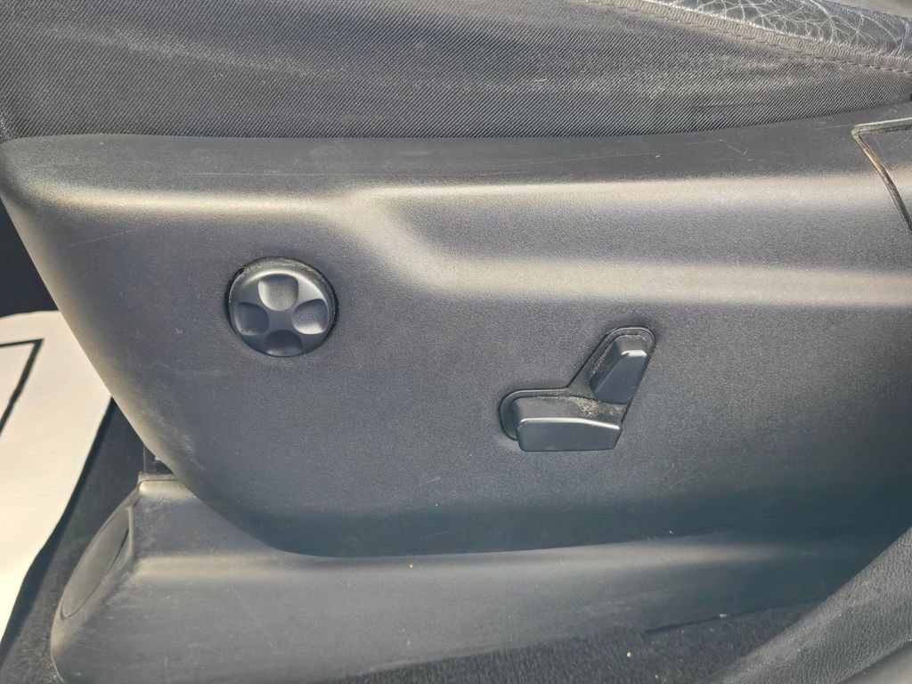 Used 2020 Jeep Grand Cherokee Altitude image 15