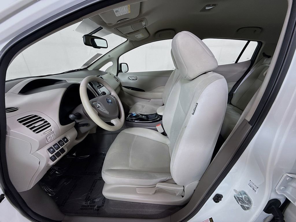 Used 2015 Nissan Leaf SV FWD image 27