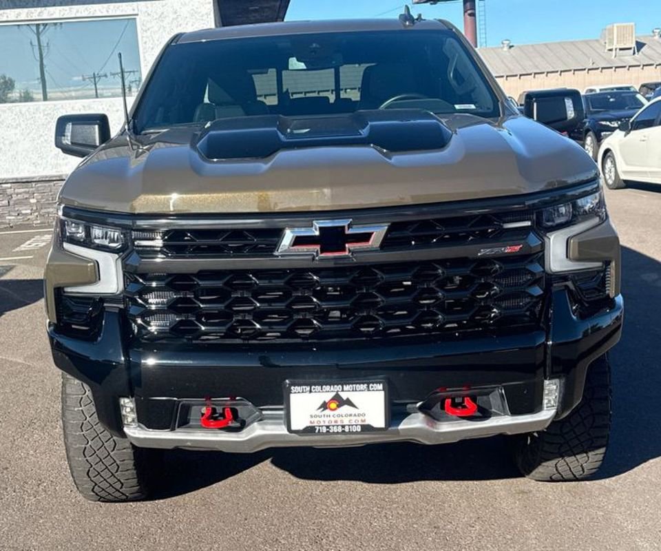 Used 2023 Chevrolet Silverado 1500 ZR2 image 3