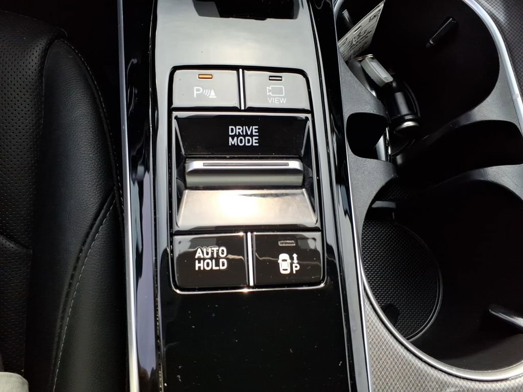 Used 2023 Hyundai Sonata Limited w/ Preferred Accessory Package image 10