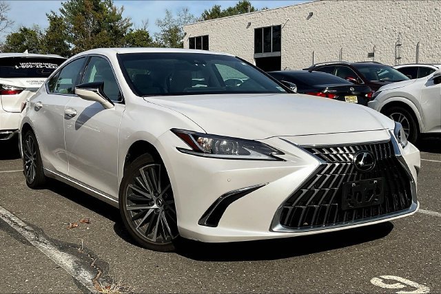 Certified 2024 Lexus ES 350 w/ Premium Package FWD image 1