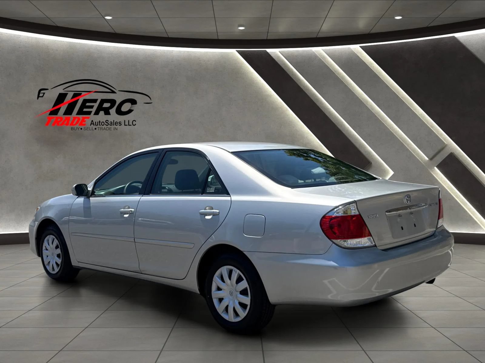 Used 2005 Toyota Camry LE FWD image 10