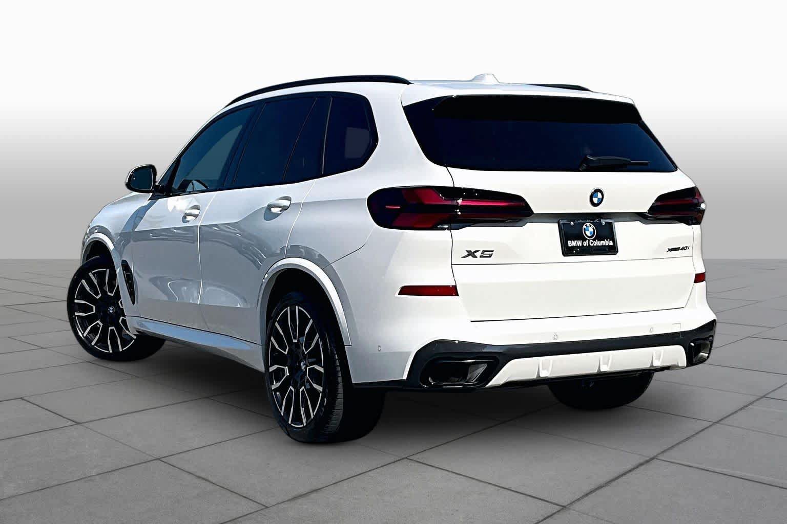 Certified 2024 BMW X5 xDrive40i w/ M Sport Package AWD/4WD image 11