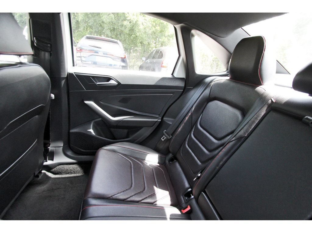 Used 2024 Volkswagen Jetta GLI Autobahn FWD image 9