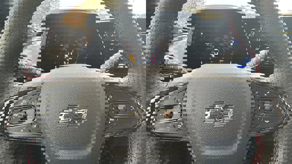 New 2026 Chevrolet Trax RS w/ Sunroof Package image 27