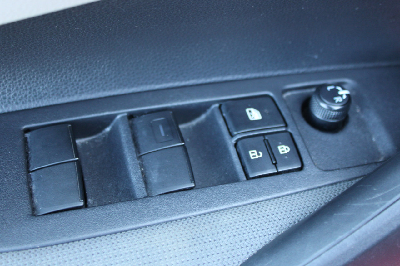 Used 2020 Toyota Corolla LE image 13