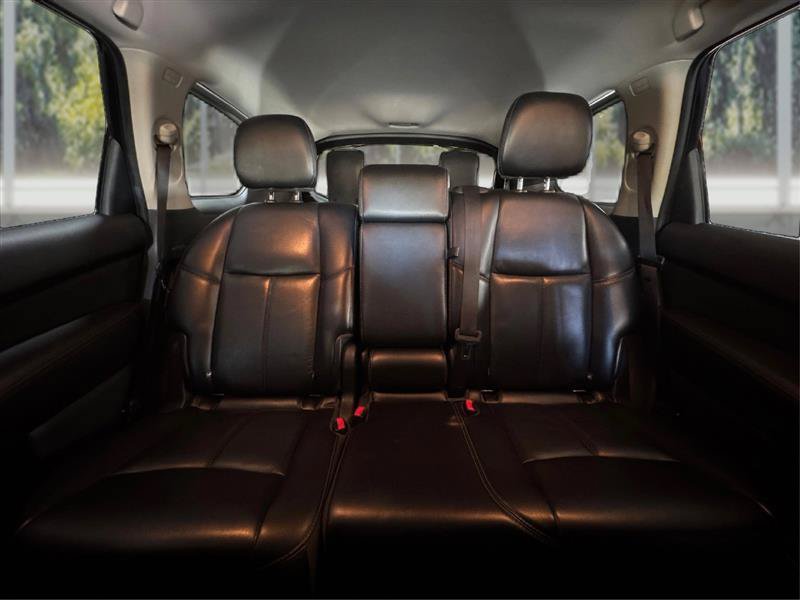 Used 2018 Nissan Pathfinder SL w/ Midnight Edition Package FWD image 14