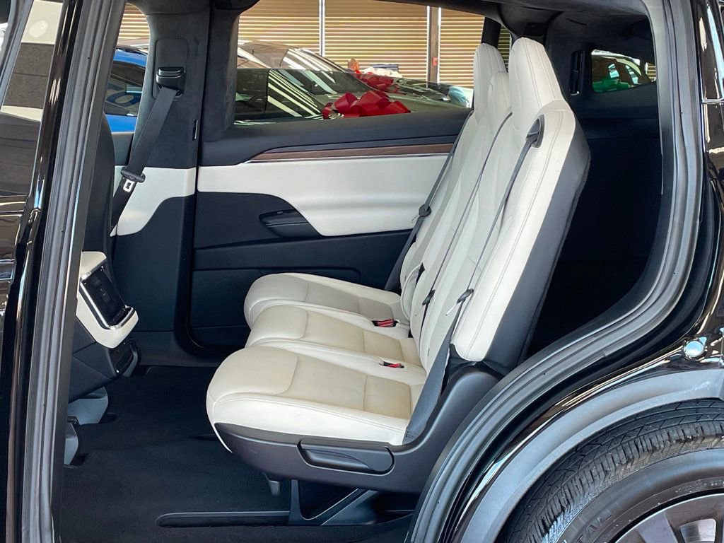 Used 2023 Tesla Model X AWD/4WD image 16