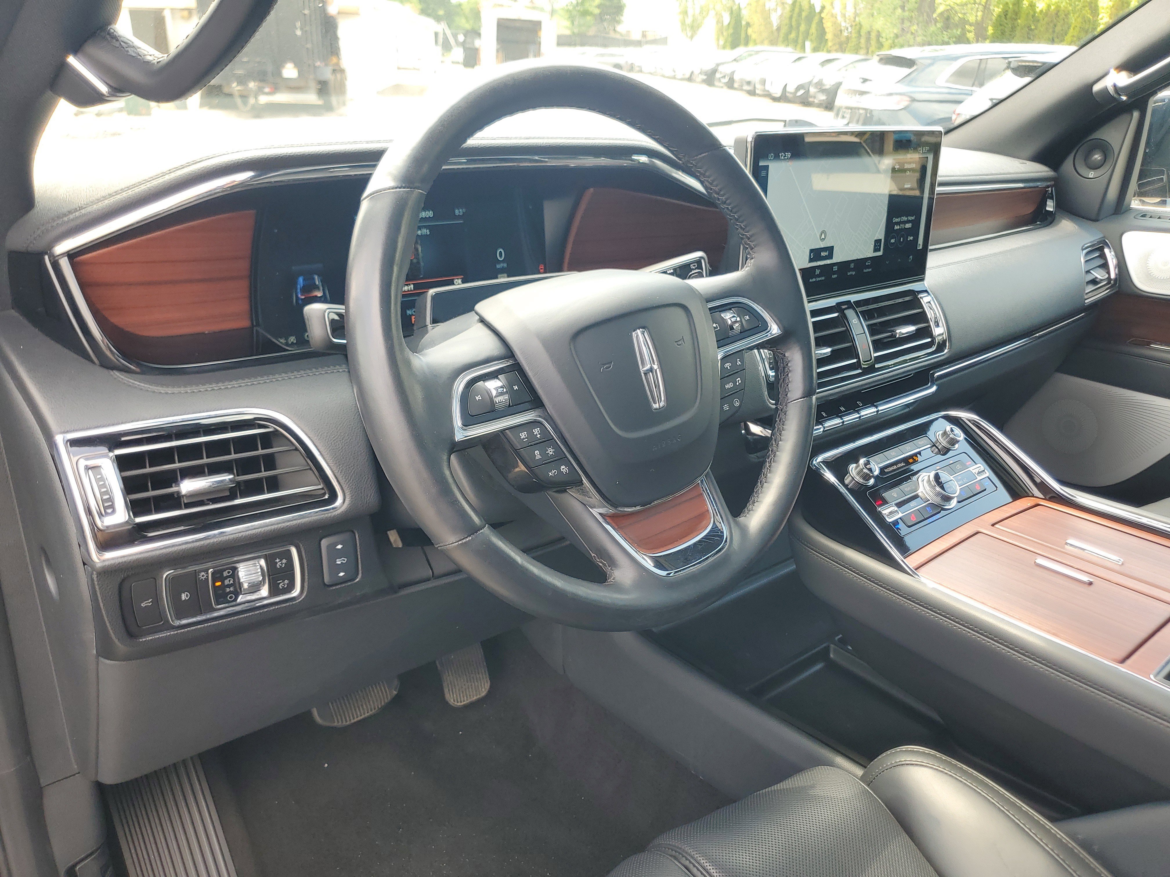 Certified 2023 Lincoln Navigator Reserve AWD/4WD image 13