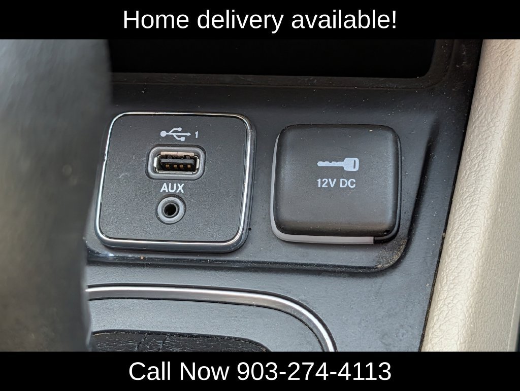 Used 2019 Jeep Cherokee Latitude w/ Cold Weather Group FWD image 19