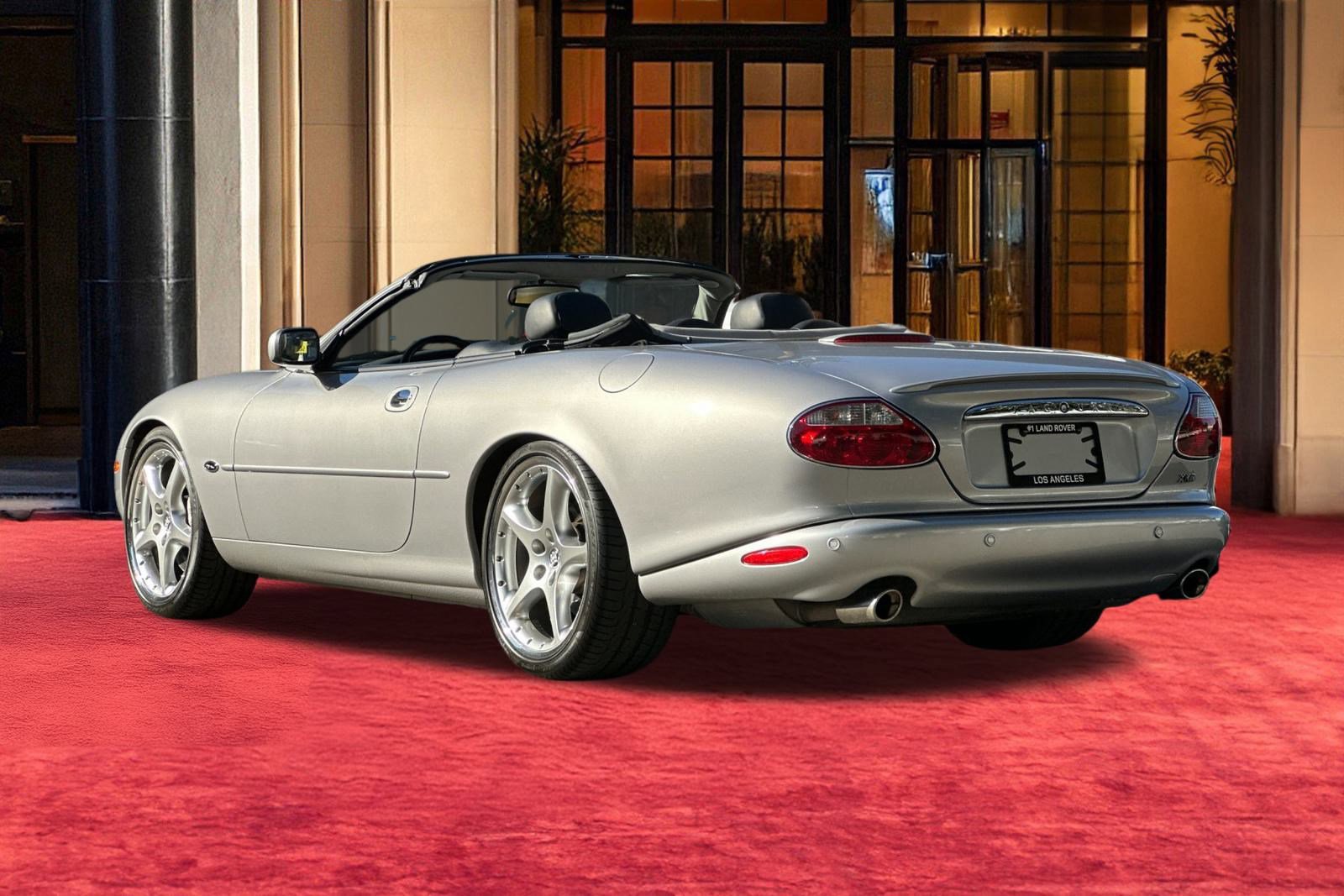 Used 2001 Jaguar XKR Convertible image 4