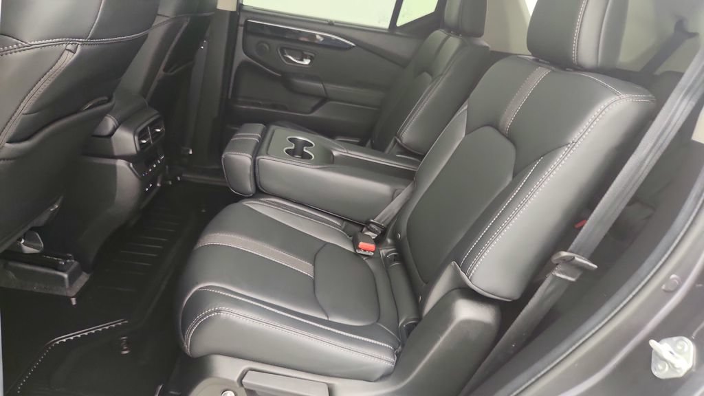 Used 2025 Honda Pilot EX-L image 25