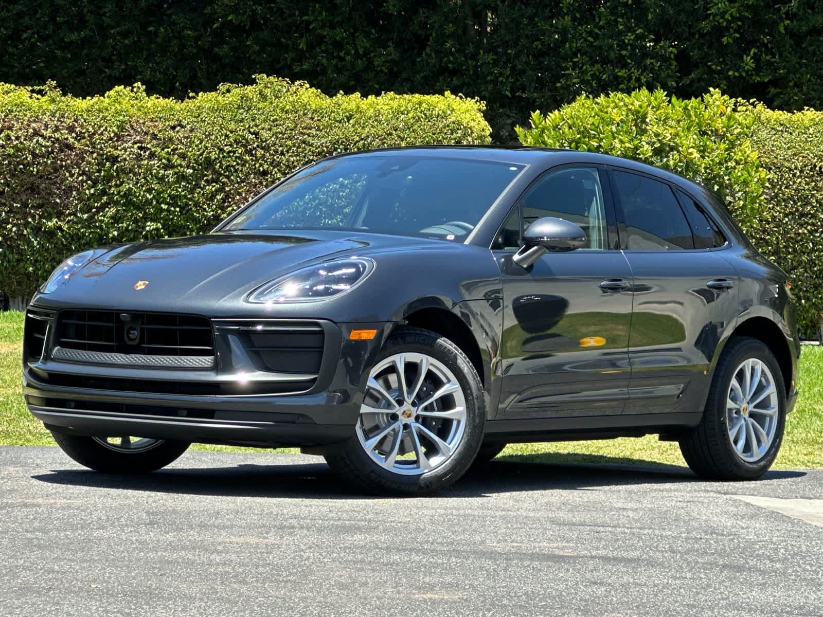 New 2026 Porsche Macan AWD/4WD image 1