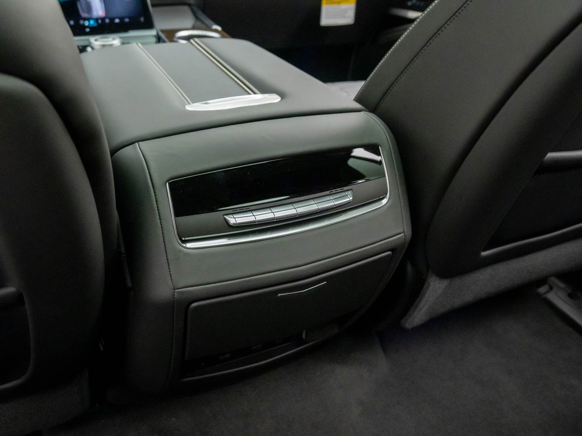 New 2026 Cadillac Escalade Platinum Sport w/ LPO, ONYX Package image 21