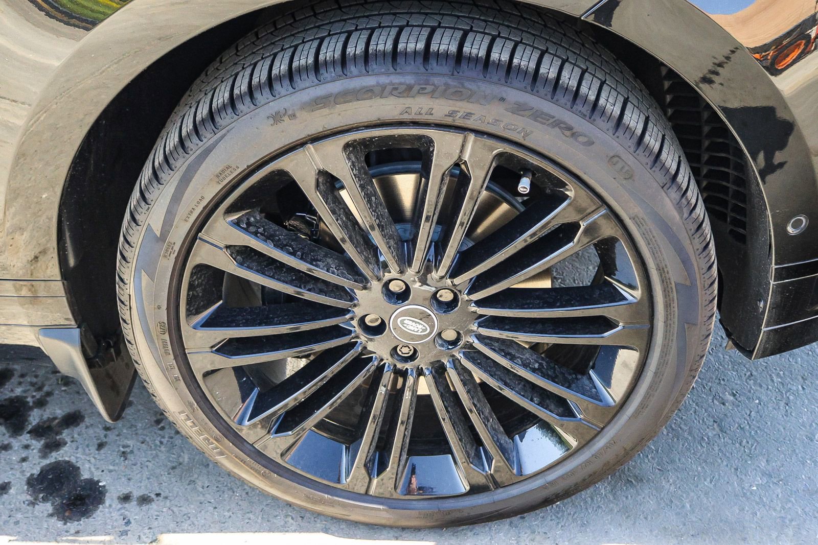 New 2026 Land Rover Range Rover Velar Dynamic SE image 14