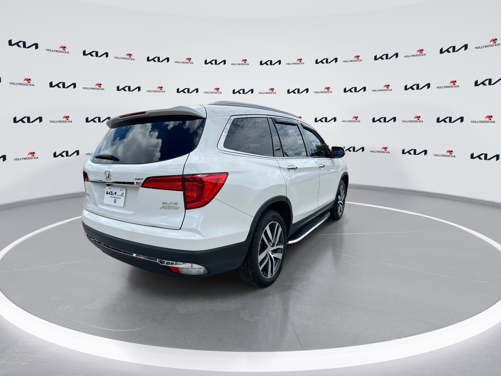 Used 2018 Honda Pilot Elite image 8