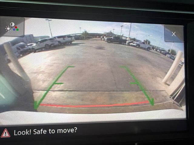 Used 2022 Volkswagen Jetta SE image 9