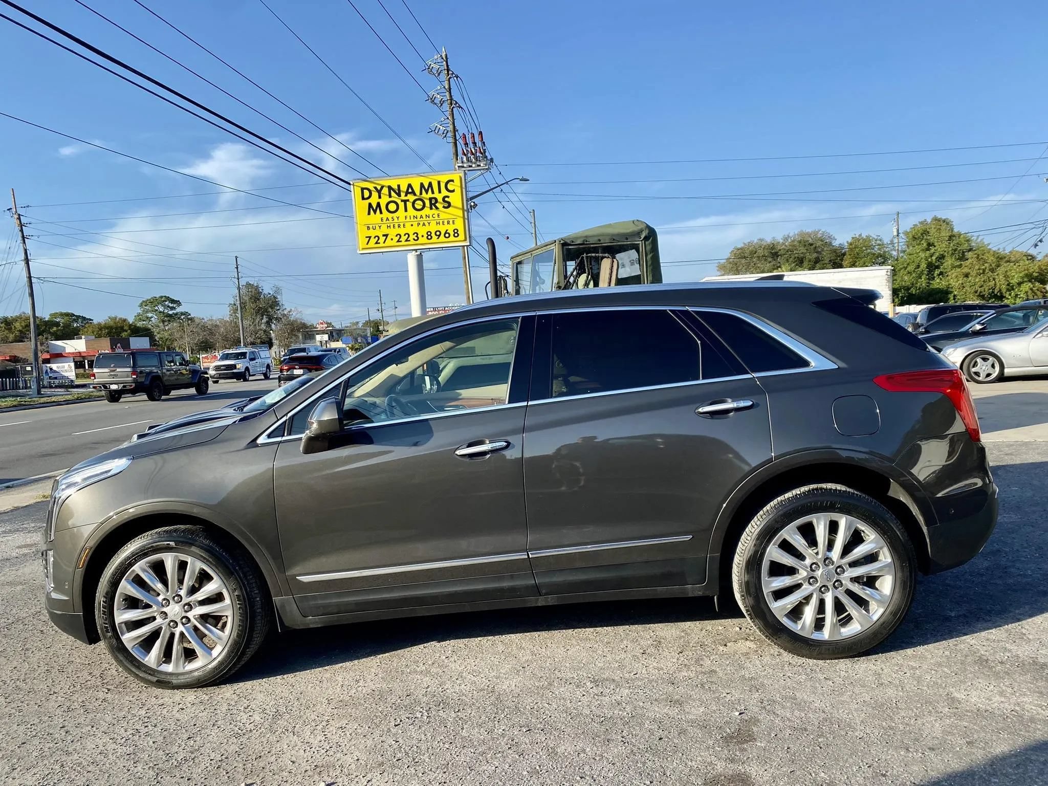 Used 2019 Cadillac XT5 Platinum AWD/4WD image 3