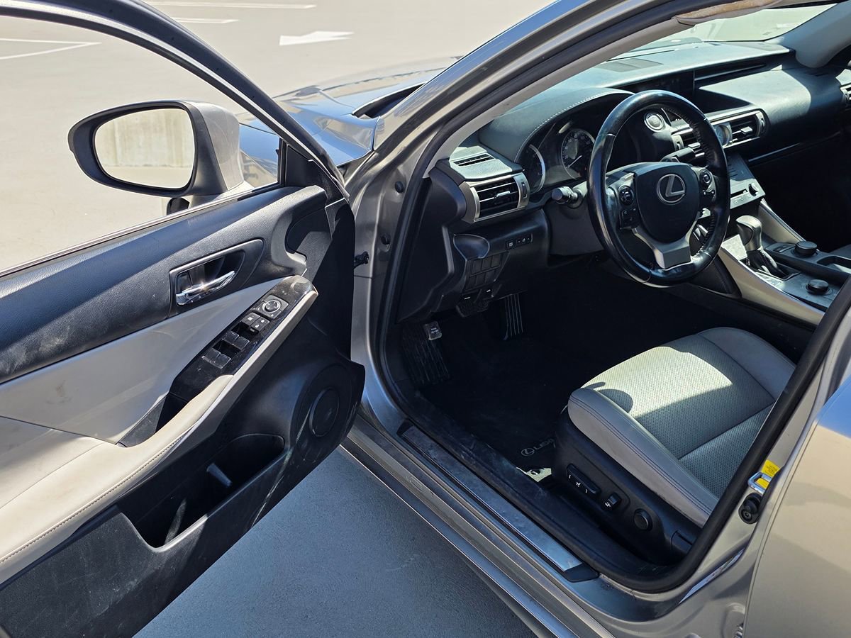 Used 2016 Lexus IS 200t RWD image 38