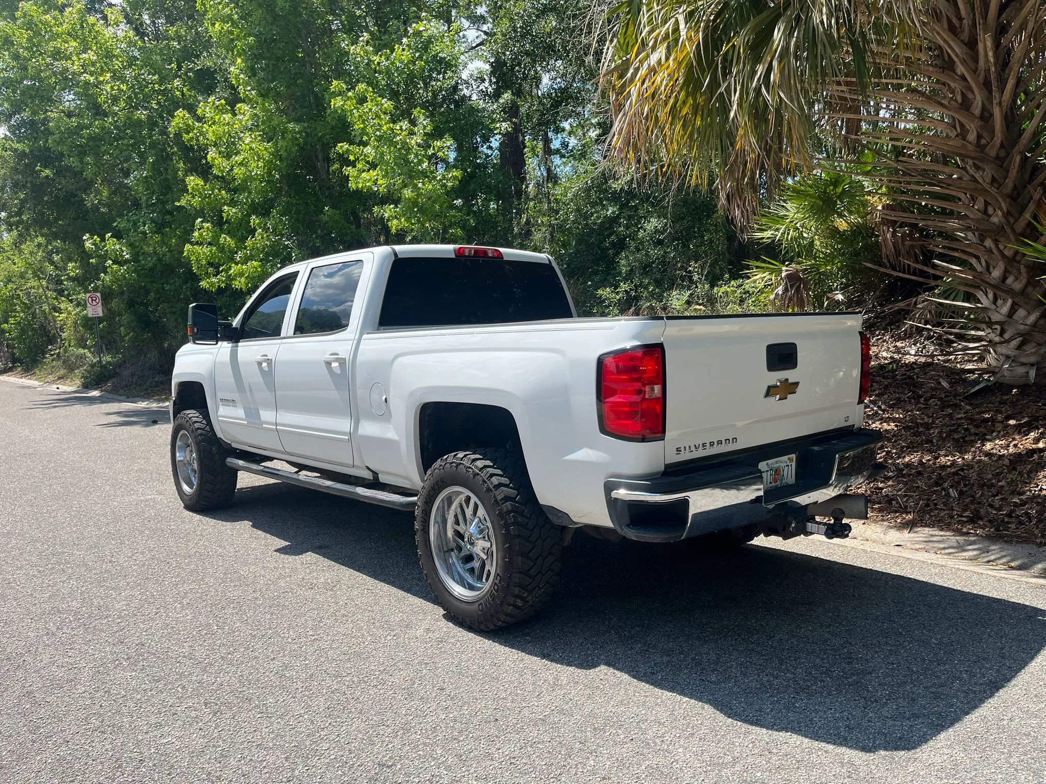 Used 2017 Chevrolet Silverado 2500 LT AWD/4WD image 7