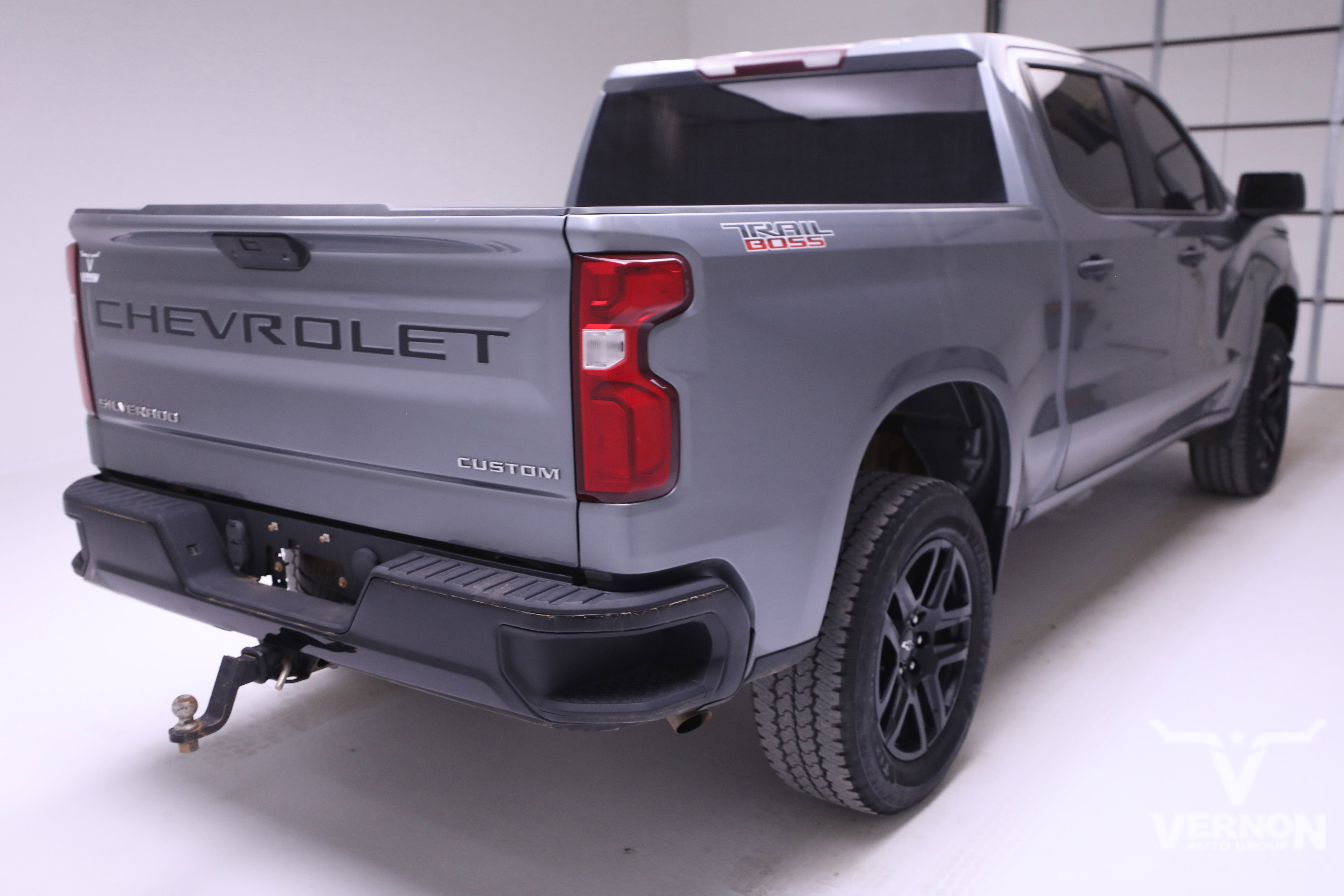 Used 2022 Chevrolet Silverado 1500 Custom Trail Boss w/ LPO, Dark Essentials Package image 5