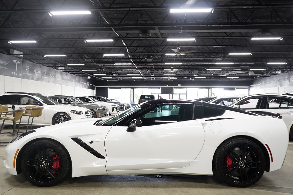 Used 2014 Chevrolet Corvette Stingray Coupe RWD image 2