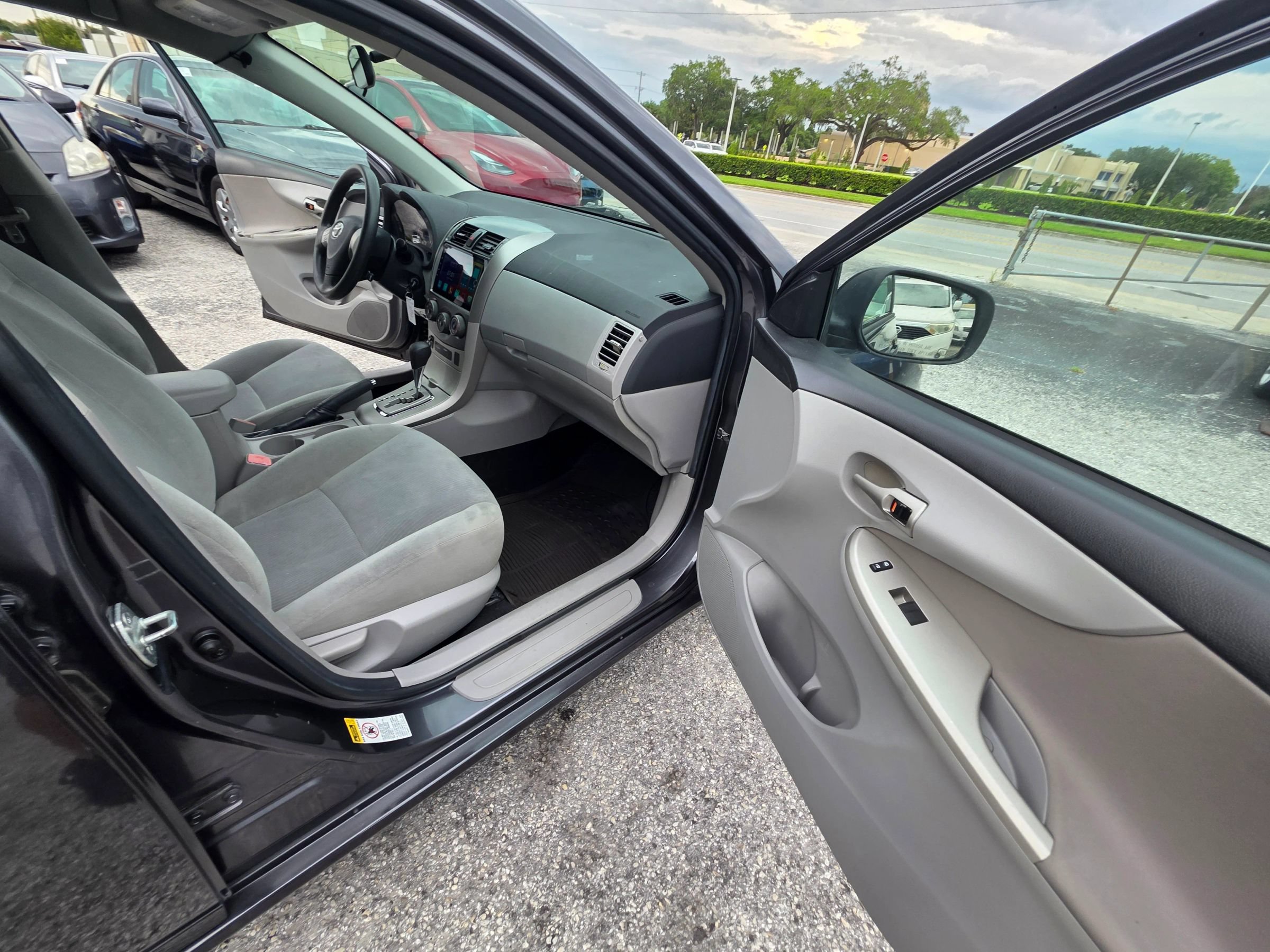 Used 2012 Toyota Corolla LE FWD image 19