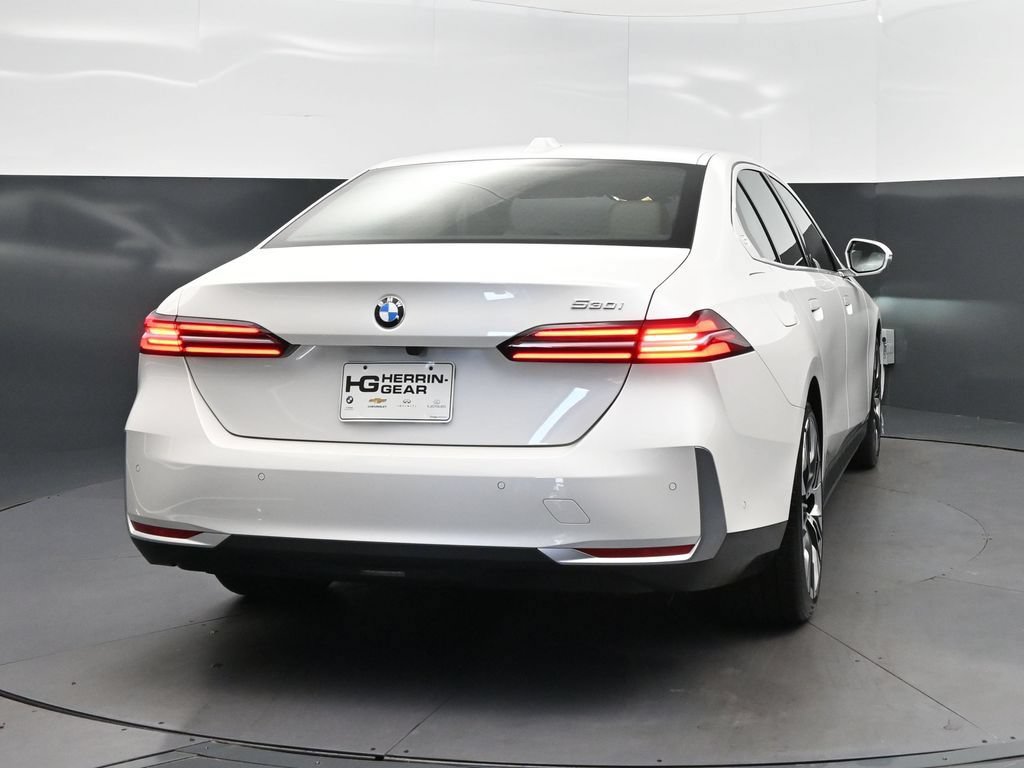 Certified 2026 BMW 530i RWD image 7
