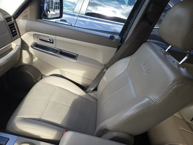 Used 2011 Jeep Liberty Limited image 8