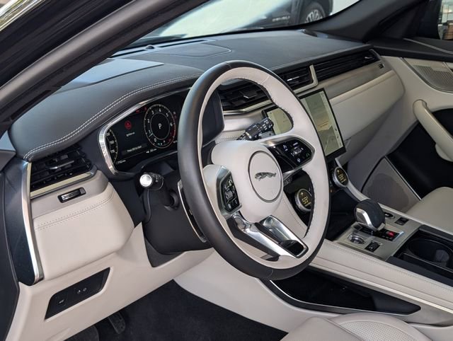 Used 2025 Jaguar F-PACE R-Dynamic S image 12