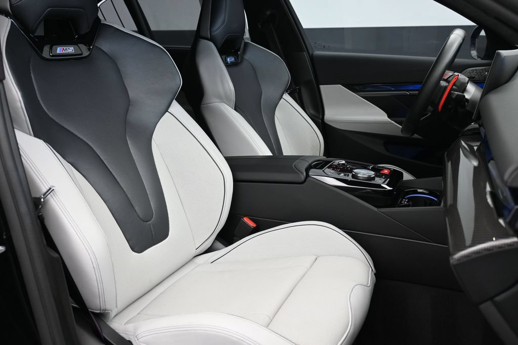 Used 2025 BMW M5 w/ Carbon Package AWD/4WD image 28