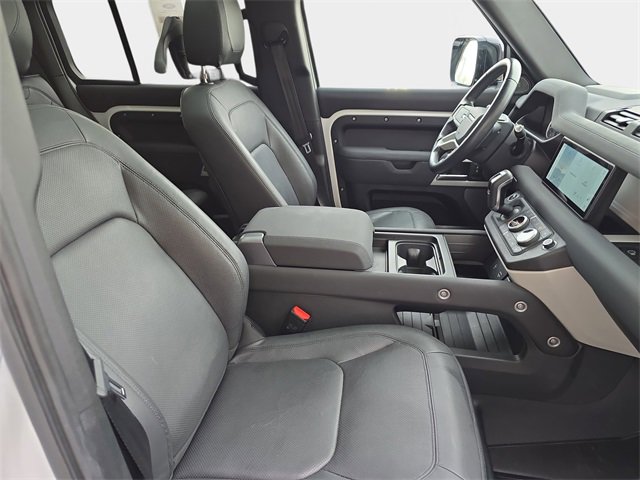 Used 2023 Land Rover Defender 110 SE image 10