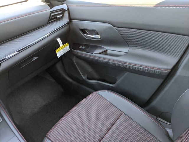 Certified 2025 Nissan Kicks SR image 23