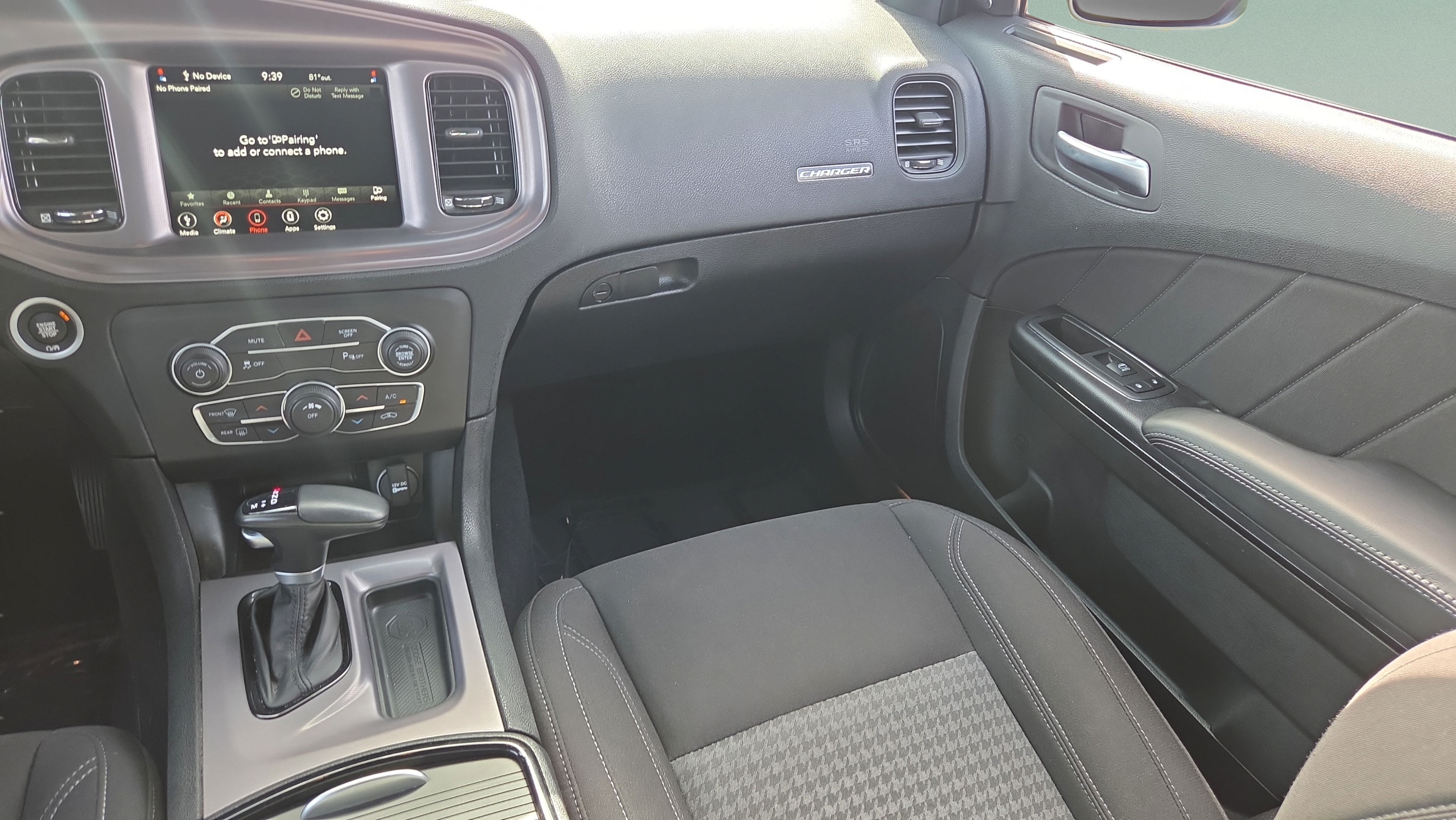 Used 2023 Dodge Charger SXT w/ Blacktop Package RWD image 14