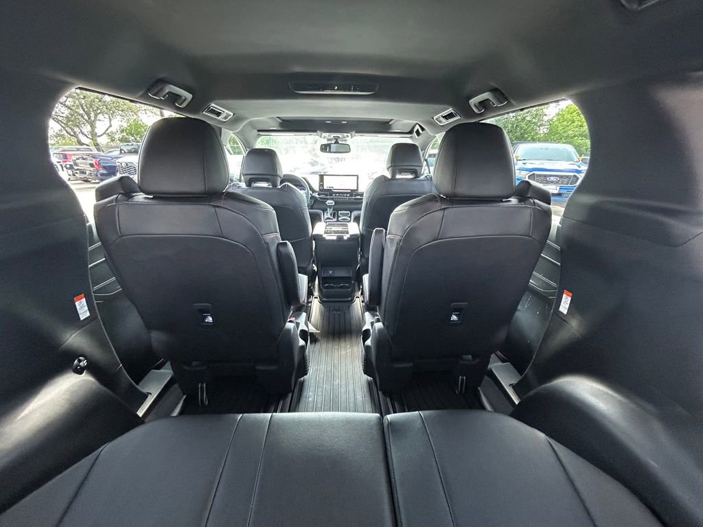 Certified 2025 Toyota Sienna XSE w/ XSE Plus Package FWD image 16