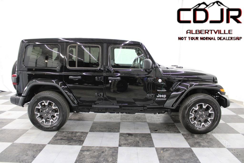 Used 2024 Jeep Wrangler Sahara w/ Technology Group image 5